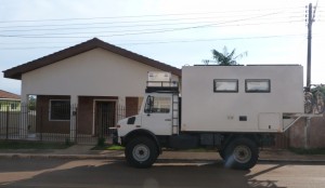 Vor Zenis und Ronnys Haus